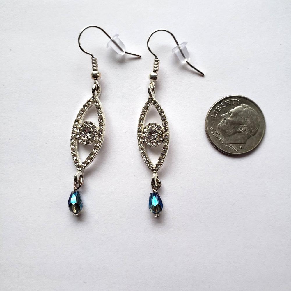 Sad Girl Ojos with Tears - Earrings