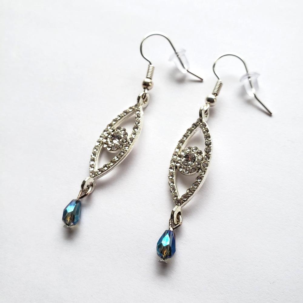 Sad Girl Ojos with Tears - Earrings